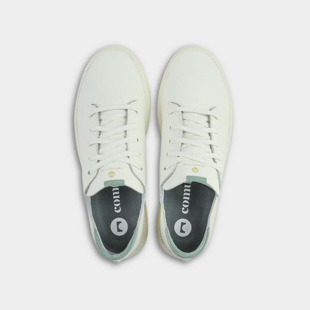 
                      
                        A women's sneaker in off-white color, made of Italian full grain leather, with a lace-up closure top view
                      
                    
